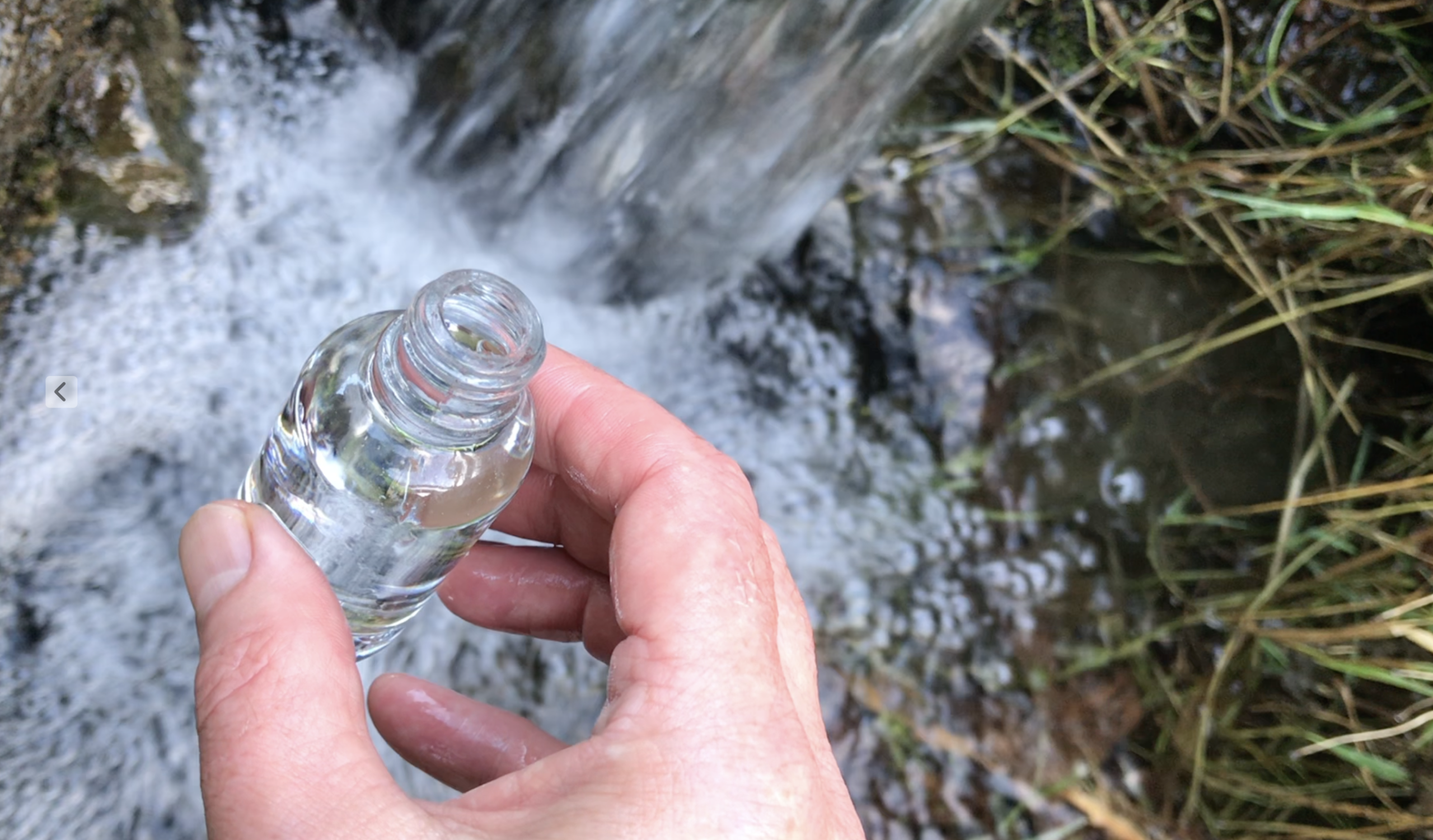 サマンサ・クラーク「水を返す」